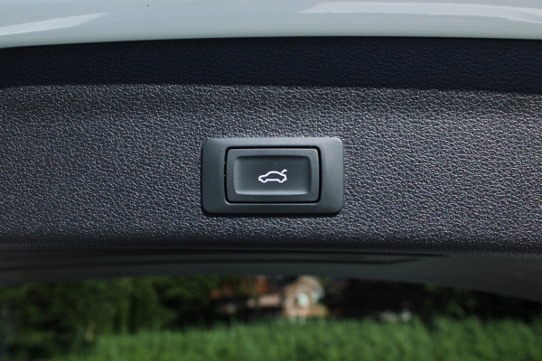 Audi A6 Avant 50 TFSI e 300PK QUATTRO BUSINESS EDITION CAMERA/NAVI/VIRTUAL/CARPLAY