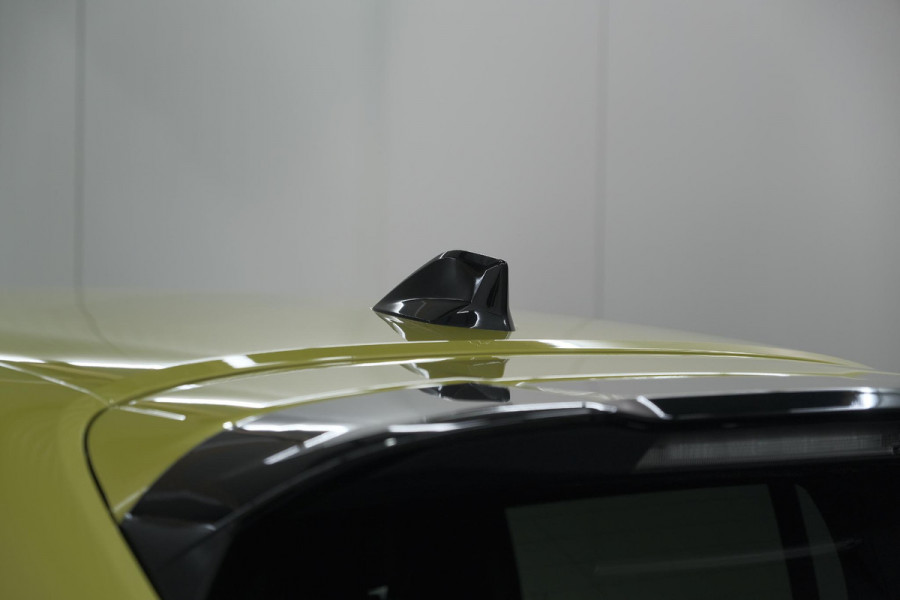 Peugeot 208 1.2 Hybrid 100 e-DCS6 Allure | Apple Carplay | Parkeersensoren Voor + Achter | Climate Control