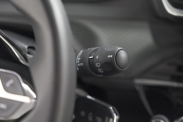 Peugeot 208 1.2 Hybrid 100 e-DCS6 Allure | Apple Carplay | Parkeersensoren Voor + Achter | Climate Control