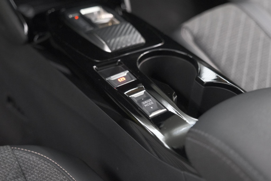 Peugeot 208 1.2 Hybrid 100 e-DCS6 Allure | Apple Carplay | Parkeersensoren Voor + Achter | Climate Control