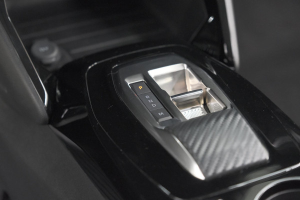 Peugeot 208 1.2 Hybrid 100 e-DCS6 Allure | Apple Carplay | Parkeersensoren Voor + Achter | Climate Control