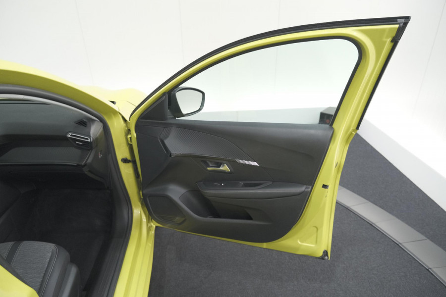 Peugeot 208 1.2 Hybrid 100 e-DCS6 Allure | Apple Carplay | Parkeersensoren Voor + Achter | Climate Control