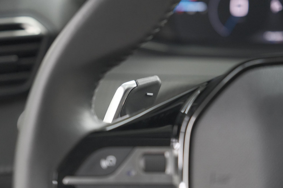 Peugeot 208 1.2 Hybrid 100 e-DCS6 Allure | Apple Carplay | Parkeersensoren Voor + Achter | Climate Control