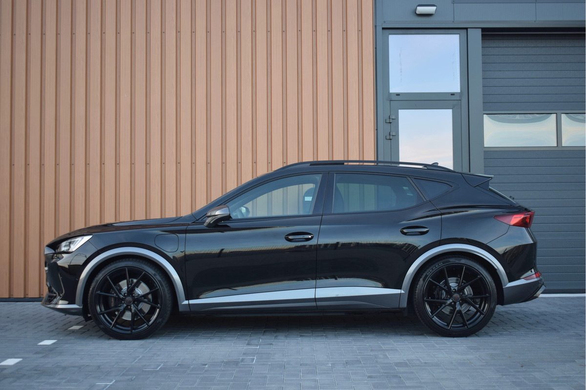 CUPRA Formentor 1.4 e-Hybrid VZ Copper Edition | Pano | Trekhaak | Camera | 20"