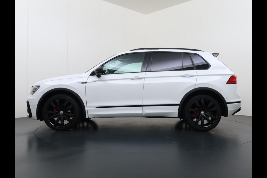 Volkswagen Tiguan 1.5 TSI ACT Highline Business R VAN: 30.900,- VOOR: 27.877,- UW WKVOORDEEL: 3.023,- | 3X R-LINE | R-LINE BINNEN + BUITEN + ONDERSTEL | PANORAMADAK | DIGITAAL COCKPIT | ACHTERUITRIJCAMERA | ONDERHOUDSHISTORIE COMPLEET | APPLE CARPLAY | TREKHAAK
