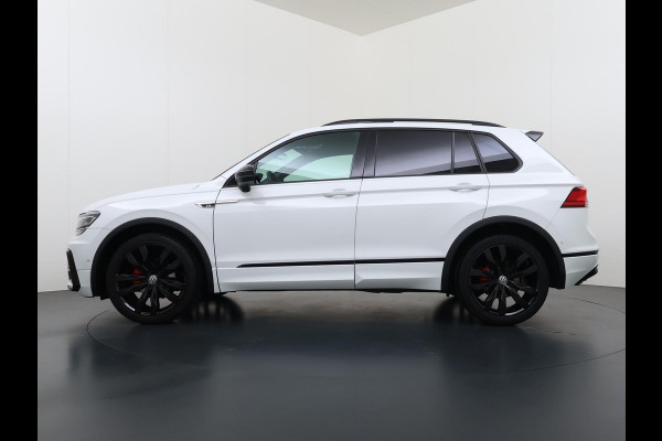 Volkswagen Tiguan 1.5 TSI ACT Highline Business R VAN: 30.900,- VOOR: 27.877,- UW WKVOORDEEL: 3.023,- | 3X R-LINE | R-LINE BINNEN + BUITEN + ONDERSTEL | PANORAMADAK | DIGITAAL COCKPIT | ACHTERUITRIJCAMERA | ONDERHOUDSHISTORIE COMPLEET | APPLE CARPLAY | TREKHAAK