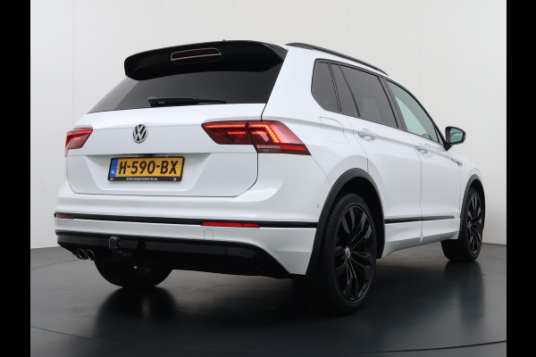 Volkswagen Tiguan 1.5 TSI ACT Highline Business R VAN: 30.900,- VOOR: 27.877,- UW WKVOORDEEL: 3.023,- | 3X R-LINE | R-LINE BINNEN + BUITEN + ONDERSTEL | PANORAMADAK | DIGITAAL COCKPIT | ACHTERUITRIJCAMERA | ONDERHOUDSHISTORIE COMPLEET | APPLE CARPLAY | TREKHAAK