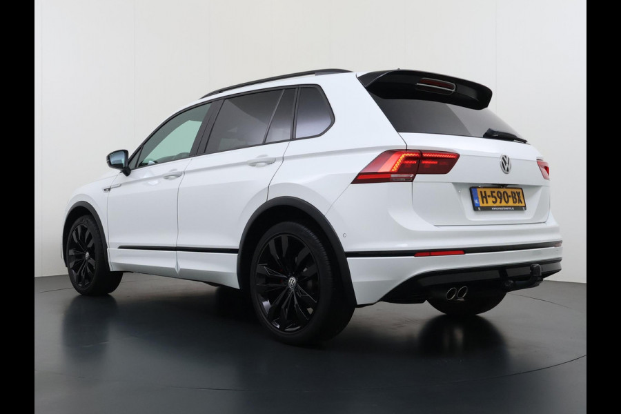 Volkswagen Tiguan 1.5 TSI ACT Highline Business R VAN: 30.900,- VOOR: 27.877,- UW WKVOORDEEL: 3.023,- | 3X R-LINE | R-LINE BINNEN + BUITEN + ONDERSTEL | PANORAMADAK | DIGITAAL COCKPIT | ACHTERUITRIJCAMERA | ONDERHOUDSHISTORIE COMPLEET | APPLE CARPLAY | TREKHAAK