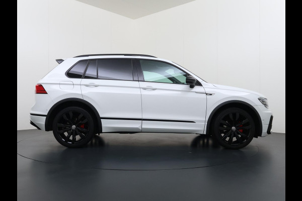 Volkswagen Tiguan 1.5 TSI ACT Highline Business R VAN: 30.900,- VOOR: 27.877,- UW WKVOORDEEL: 3.023,- | 3X R-LINE | R-LINE BINNEN + BUITEN + ONDERSTEL | PANORAMADAK | DIGITAAL COCKPIT | ACHTERUITRIJCAMERA | ONDERHOUDSHISTORIE COMPLEET | APPLE CARPLAY | TREKHAAK