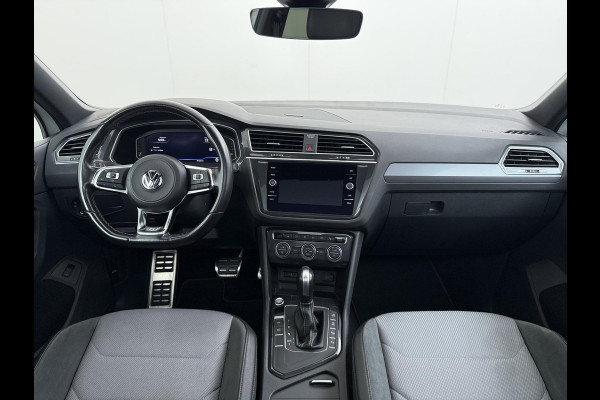 Volkswagen Tiguan 1.5 TSI ACT Highline Business R VAN: 30.900,- VOOR: 27.877,- UW WKVOORDEEL: 3.023,- | 3X R-LINE | R-LINE BINNEN + BUITEN + ONDERSTEL | PANORAMADAK | DIGITAAL COCKPIT | ACHTERUITRIJCAMERA | ONDERHOUDSHISTORIE COMPLEET | APPLE CARPLAY | TREKHAAK