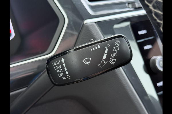 Volkswagen Tiguan 1.5 TSI ACT Highline Business R VAN: 30.900,- VOOR: 27.877,- UW WKVOORDEEL: 3.023,- | 3X R-LINE | R-LINE BINNEN + BUITEN + ONDERSTEL | PANORAMADAK | DIGITAAL COCKPIT | ACHTERUITRIJCAMERA | ONDERHOUDSHISTORIE COMPLEET | APPLE CARPLAY | TREKHAAK