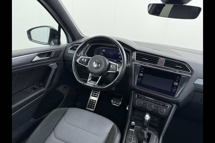Volkswagen Tiguan 1.5 TSI ACT Highline Business R VAN: 30.900,- VOOR: 27.877,- UW WKVOORDEEL: 3.023,- | 3X R-LINE | R-LINE BINNEN + BUITEN + ONDERSTEL | PANORAMADAK | DIGITAAL COCKPIT | ACHTERUITRIJCAMERA | ONDERHOUDSHISTORIE COMPLEET | APPLE CARPLAY | TREKHAAK