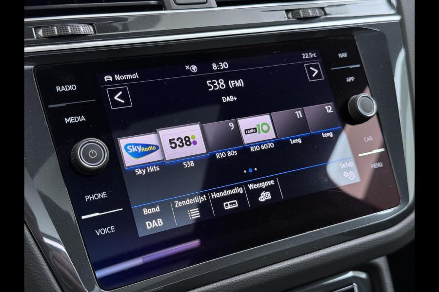 Volkswagen Tiguan 1.5 TSI ACT Highline Business R VAN: 30.900,- VOOR: 27.877,- UW WKVOORDEEL: 3.023,- | 3X R-LINE | R-LINE BINNEN + BUITEN + ONDERSTEL | PANORAMADAK | DIGITAAL COCKPIT | ACHTERUITRIJCAMERA | ONDERHOUDSHISTORIE COMPLEET | APPLE CARPLAY | TREKHAAK