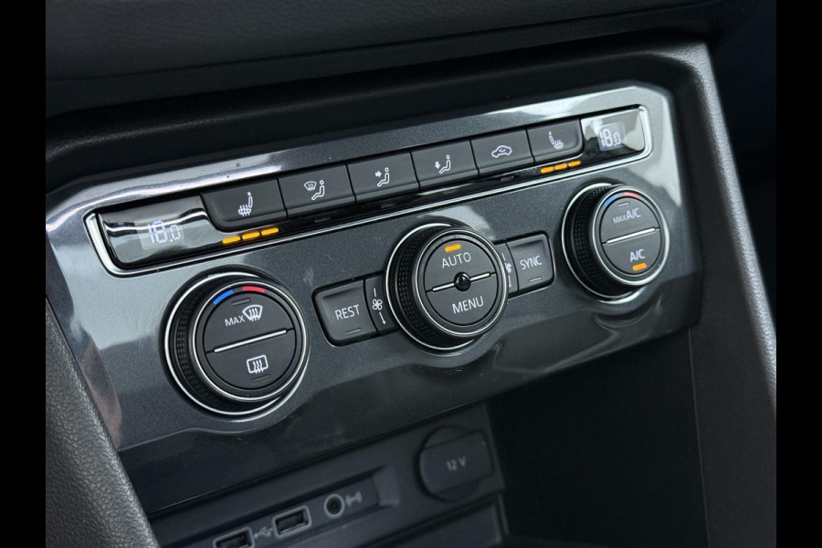 Volkswagen Tiguan 1.5 TSI ACT Highline Business R VAN: 30.900,- VOOR: 27.877,- UW WKVOORDEEL: 3.023,- | 3X R-LINE | R-LINE BINNEN + BUITEN + ONDERSTEL | PANORAMADAK | DIGITAAL COCKPIT | ACHTERUITRIJCAMERA | ONDERHOUDSHISTORIE COMPLEET | APPLE CARPLAY | TREKHAAK