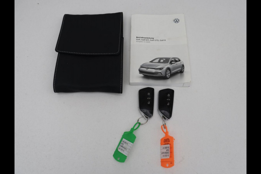 Volkswagen Golf 1.5 TSI R-Line Business | Carplay | Full LED | Carplay | Stoelverwarming | Adaptive cruise | Parkeersensoren | Navigatie | Climate control | LM | Sfeerverlichting