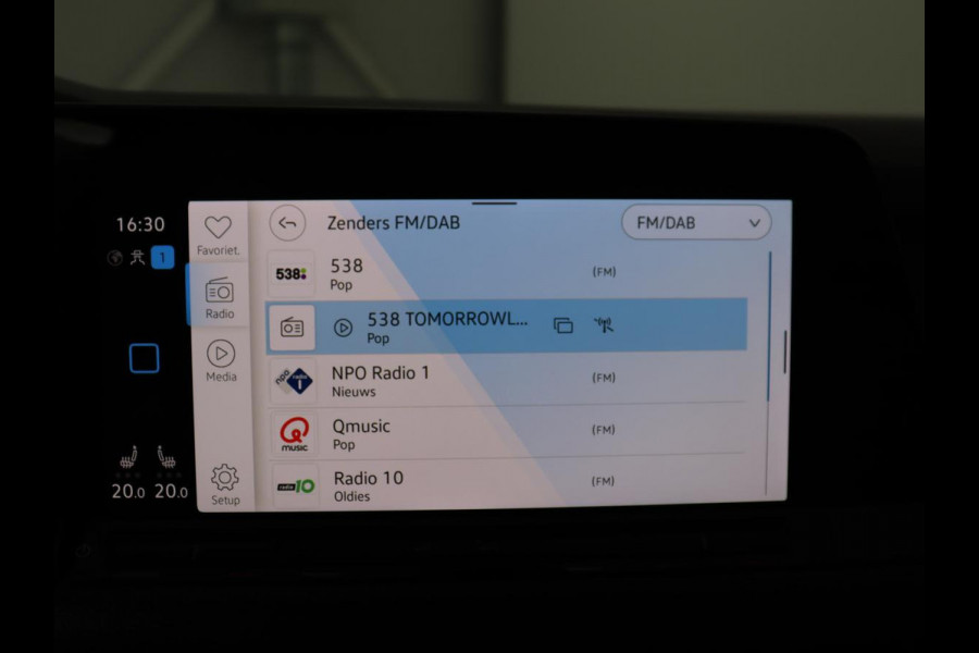 Volkswagen Golf 1.5 TSI R-Line Business | Carplay | Full LED | Carplay | Stoelverwarming | Adaptive cruise | Parkeersensoren | Navigatie | Climate control | LM | Sfeerverlichting