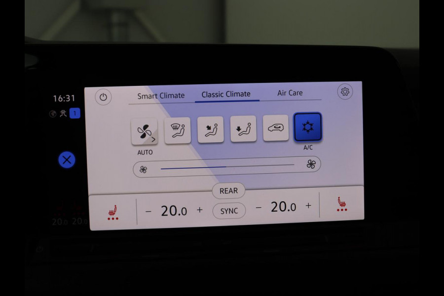 Volkswagen Golf 1.5 TSI R-Line Business | Carplay | Full LED | Carplay | Stoelverwarming | Adaptive cruise | Parkeersensoren | Navigatie | Climate control | LM | Sfeerverlichting
