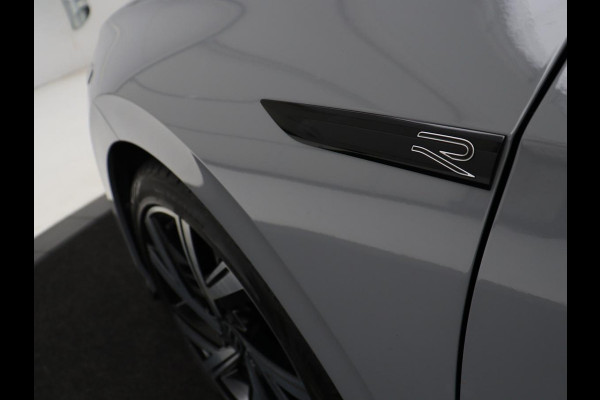 Volkswagen Golf 1.5 TSI R-Line Business | Carplay | Full LED | Carplay | Stoelverwarming | Adaptive cruise | Parkeersensoren | Navigatie | Climate control | LM | Sfeerverlichting