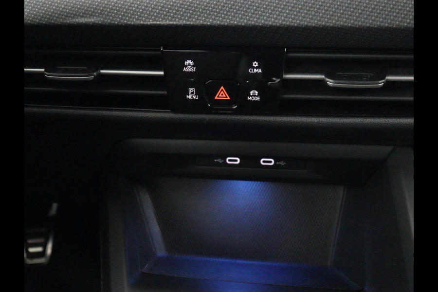 Volkswagen Golf 1.5 TSI R-Line Business | Carplay | Full LED | Carplay | Stoelverwarming | Adaptive cruise | Parkeersensoren | Navigatie | Climate control | LM | Sfeerverlichting