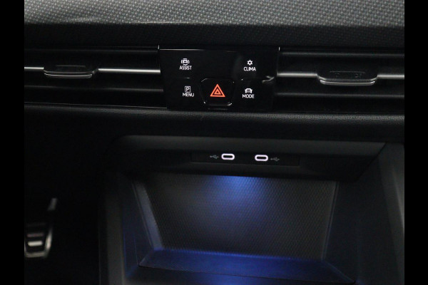 Volkswagen Golf 1.5 TSI R-Line Business | Carplay | Full LED | Carplay | Stoelverwarming | Adaptive cruise | Parkeersensoren | Navigatie | Climate control | LM | Sfeerverlichting