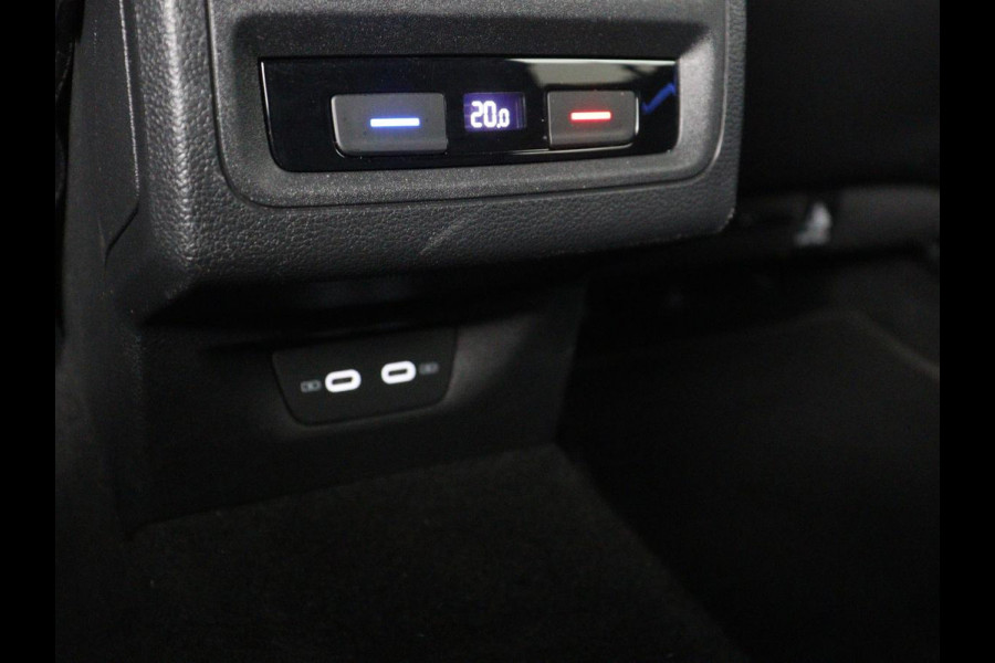 Volkswagen Golf 1.5 TSI R-Line Business | Carplay | Full LED | Carplay | Stoelverwarming | Adaptive cruise | Parkeersensoren | Navigatie | Climate control | LM | Sfeerverlichting