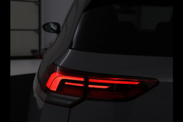 Volkswagen Golf 1.5 TSI R-Line Business | Carplay | Full LED | Carplay | Stoelverwarming | Adaptive cruise | Parkeersensoren | Navigatie | Climate control | LM | Sfeerverlichting