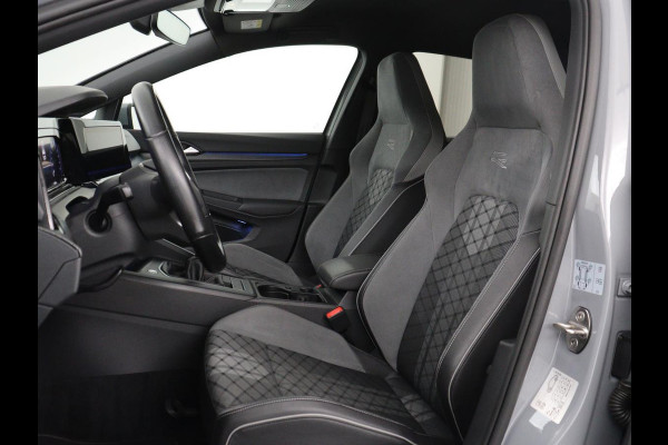 Volkswagen Golf 1.5 TSI R-Line Business | Carplay | Full LED | Carplay | Stoelverwarming | Adaptive cruise | Parkeersensoren | Navigatie | Climate control | LM | Sfeerverlichting