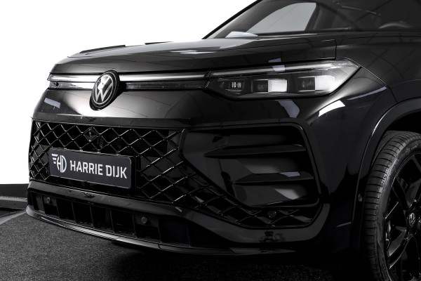 Volkswagen Tayron 1.5 eHybrid R-Line Edition | Black Style | 15 inch Navi | Elek. Trekhaak | IQ Light | HUD | S/K-Panodak | Dig. Cockpit | Adapt. Cruise | Stoel-+Stuurverw. | 360 Camera | NAV + App. Connect | ECC | Elek. Klep | LM 20" | 9294