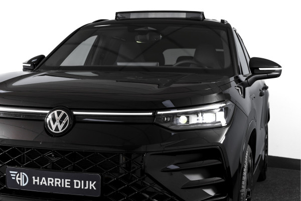 Volkswagen Tayron 1.5 eHybrid R-Line Edition | Black Style | 15 inch Navi | Elek. Trekhaak | IQ Light | HUD | S/K-Panodak | Dig. Cockpit | Adapt. Cruise | Stoel-+Stuurverw. | 360 Camera | NAV + App. Connect | ECC | Elek. Klep | LM 20" | 9294