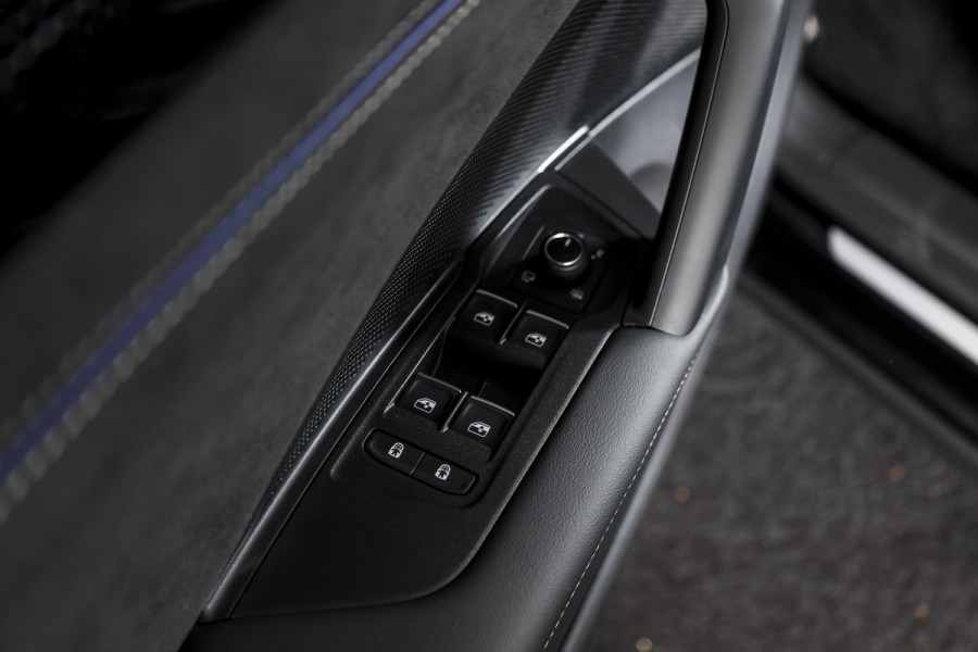 Volkswagen Tayron 1.5 eHybrid R-Line Edition | Black Style | 15 inch Navi | Elek. Trekhaak | IQ Light | HUD | S/K-Panodak | Dig. Cockpit | Adapt. Cruise | Stoel-+Stuurverw. | 360 Camera | NAV + App. Connect | ECC | Elek. Klep | LM 20" | 9294