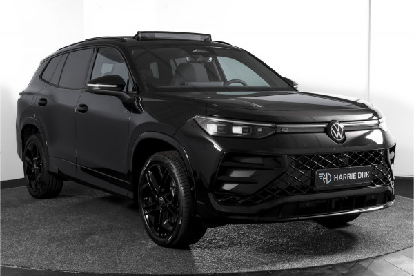 Volkswagen Tayron 1.5 eHybrid R-Line Edition | Black Style | 15 inch Navi | Elek. Trekhaak | IQ Light | HUD | S/K-Panodak | Dig. Cockpit | Adapt. Cruise | Stoel-+Stuurverw. | 360 Camera | NAV + App. Connect | ECC | Elek. Klep | LM 20" | 9294