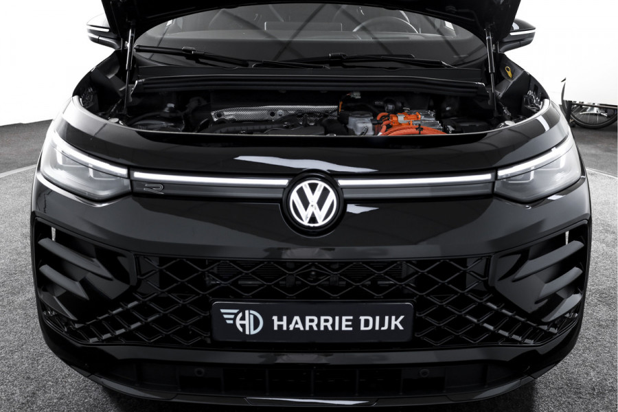 Volkswagen Tayron 1.5 eHybrid R-Line Edition | Black Style | 15 inch Navi | Elek. Trekhaak | IQ Light | HUD | S/K-Panodak | Dig. Cockpit | Adapt. Cruise | Stoel-+Stuurverw. | 360 Camera | NAV + App. Connect | ECC | Elek. Klep | LM 20" | 9294