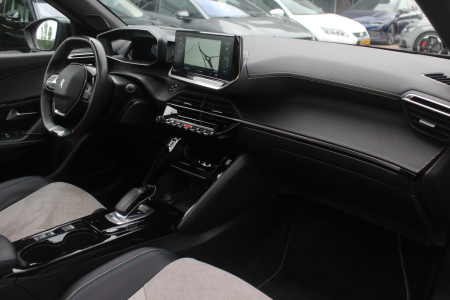 Peugeot e-2008 EV GT Pack 50 kWh / Camera / Virtual Cockpit / Half leder / 18'' / Navigatie / Keyless / Cruise Control Adaptief / Dodehoek detectie