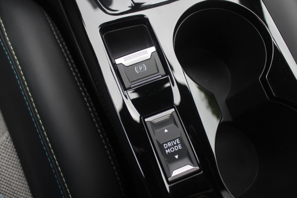 Peugeot e-2008 EV GT Pack 50 kWh / Camera / Virtual Cockpit / Half leder / 18'' / Navigatie / Keyless / Cruise Control Adaptief / Dodehoek detectie