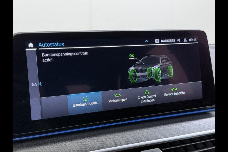 BMW 5 Serie Touring 530e 292PK Hybrid xDrive M-Sport Leder Elek.Comfort Stoelen+Memory+Verwarmd Shadow Line Live Cockpit Pro Apple Carplay/A Elek.Achterklep Aero-Pack 4WD AWD Pdc DAB+ Led+High Beam Assist Cruise Control Wifi Dealeronderhouden Origineel Nederlandse Auto