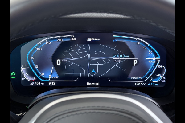 BMW 5 Serie Touring 530e 292PK Hybrid xDrive M-Sport Leder Elek.Comfort Stoelen+Memory+Verwarmd Shadow Line Live Cockpit Pro Apple Carplay/A Elek.Achterklep Aero-Pack 4WD AWD Pdc DAB+ Led+High Beam Assist Cruise Control Wifi Dealeronderhouden Origineel Nederlandse Auto