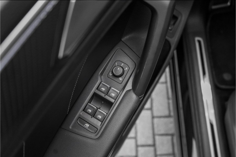 Volkswagen Tiguan 1.4 TSI eHybrid R-Line 360° Black Pack 20" Stoel en Stuurwielverw