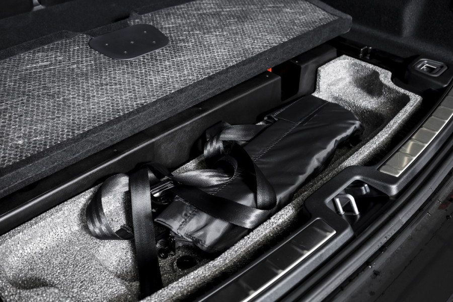Volvo XC60 2.0 T8 Plug-in hybrid AWD Plus Black Edition | S/K Panodak | Elek. Trekhaak | 360 Camera | Head-Up | Harman/Kardon | Dig.Cockpit | Adapt.Cruise | Stoel-+Stuurverw. | NAV+App.Connect | Auto.Airco | LM 21" | 9971