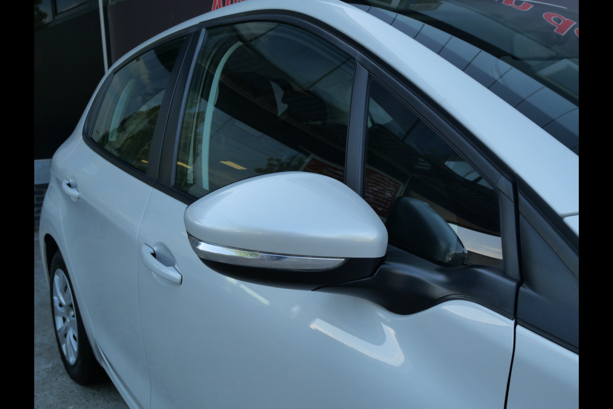 Peugeot 208 1.2 PURETECH BLUE LION | 5-DRS | CARPLAY | ALL-SEASON | CRUISE | RIEM V.V.!!