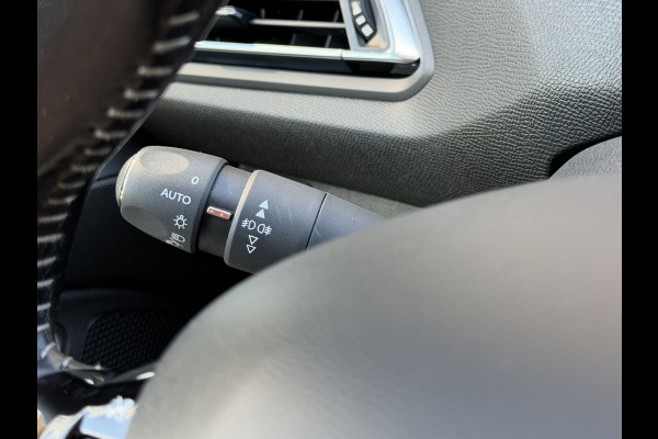 Peugeot 308 Allure / Carplay / Keyless / Cruise / Parkeersensoren V+A / Navi / 16''