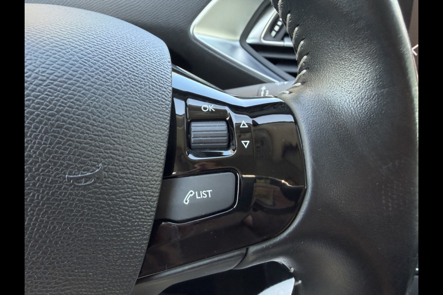 Peugeot 308 Allure / Carplay / Keyless / Cruise / Parkeersensoren V+A / Navi / 16''