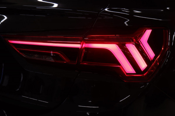 Audi Q3 Sportback 45 TFSI e S Edition /PANO/CARPLAY/KEYLES/STOELV/BOMVOL