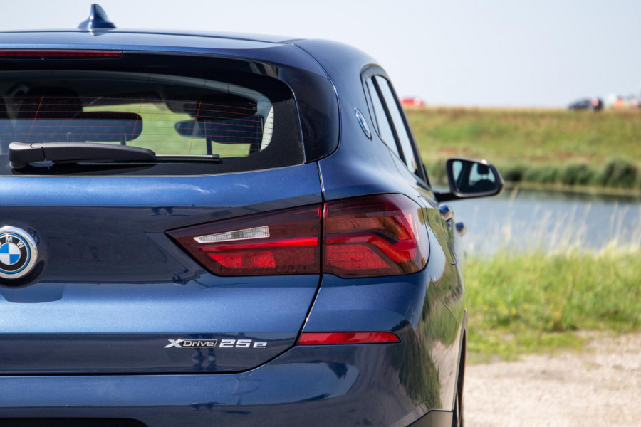BMW X2 xDrive25e Executive CAMERA / PLUG IN HYBRID / STOELVERWARMING / DEALER ONDERHOUDEN