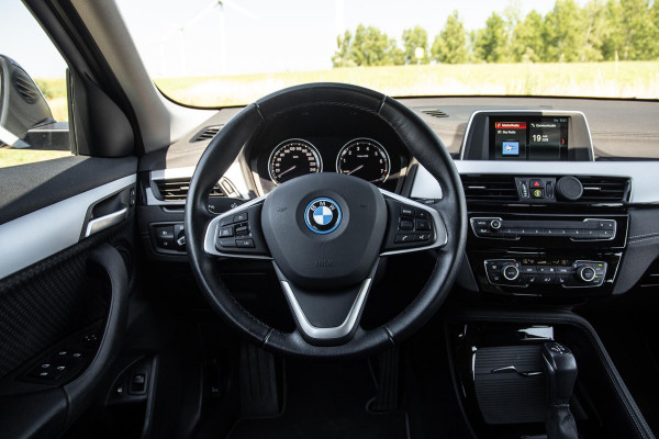 BMW X2 xDrive25e Executive CAMERA / PLUG IN HYBRID / STOELVERWARMING / DEALER ONDERHOUDEN