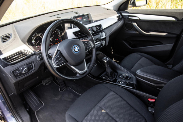 BMW X2 xDrive25e Executive CAMERA / PLUG IN HYBRID / STOELVERWARMING / DEALER ONDERHOUDEN