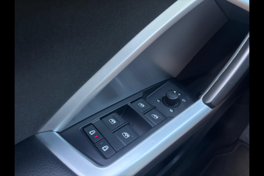 Audi Q3 35 TFSI Pro Line | Stoelverwarming | Dodehoek Detectie | Parkeersensoren | Sportstoelen
