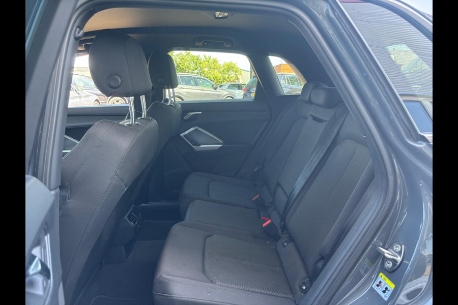 Audi Q3 35 TFSI Pro Line | Stoelverwarming | Dodehoek Detectie | Parkeersensoren | Sportstoelen