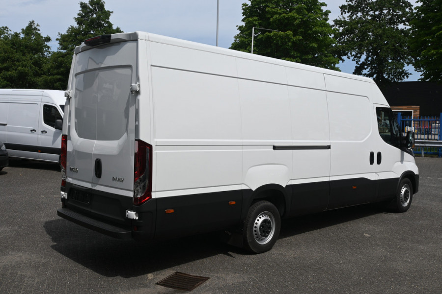 Iveco Daily 35S18 L4H2 3.0 180 pk Hi-Matic LED, ACC, Geveerde stoel, Camera, Navigatie