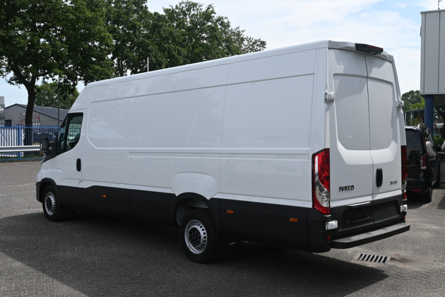 Iveco Daily 35S18 L4H2 3.0 180 pk Hi-Matic LED, ACC, Geveerde stoel, Camera, Navigatie