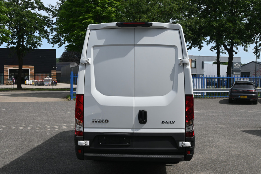 Iveco Daily 35S18 L4H2 3.0 180 pk Hi-Matic LED, ACC, Geveerde stoel, Camera, Navigatie